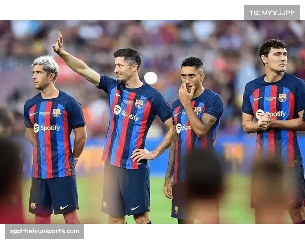 巴萨名宿对球队防线实力提出质疑称难以赢得欧冠冠军