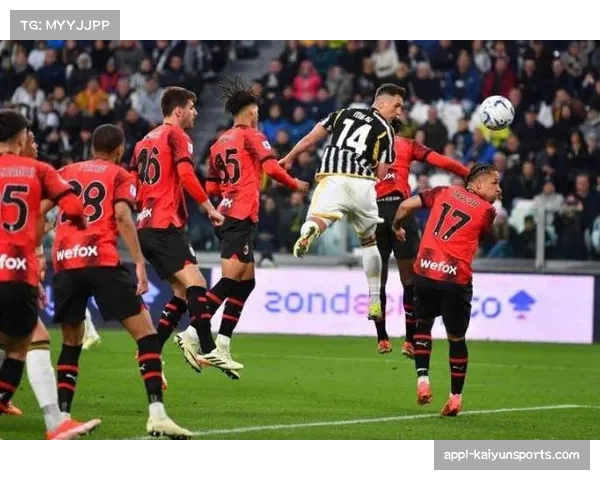 AC米兰久攻不下，皮奥利在场边频繁示意球员前压，试图撕开弗罗西诺内的低位防线