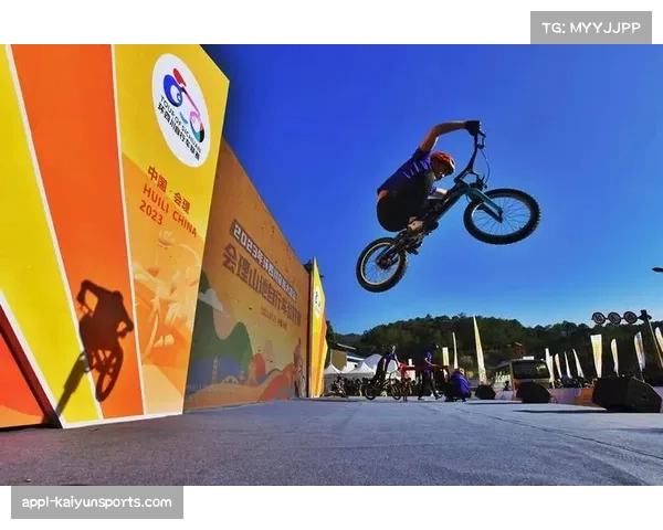 2026中国公路自行车职业联赛汉丰湖站4月26日开赛,设男子公路精英组等多个组别